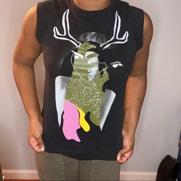 Abstract Muscle Top - Picture 2 of 3